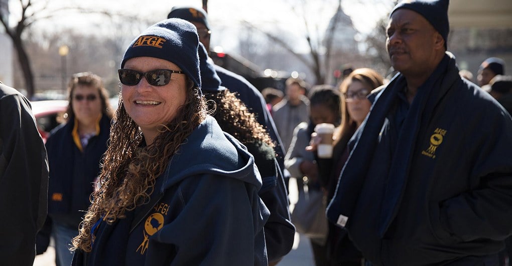 AFGE New Rule Allows Feds in NonPay Status During Shutdown to Take