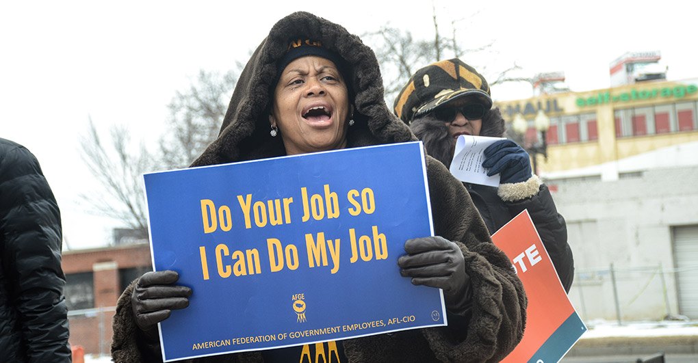 AFGE Urges Congress to Fully Fund Government